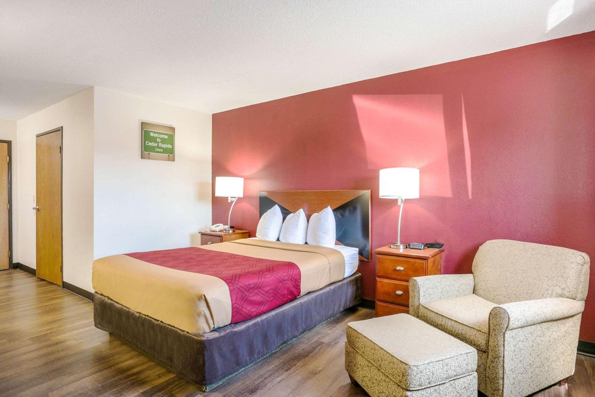 Econo Lodge Сідар-Рапідс Екстер'єр фото